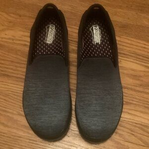 Like new, barely worn COMFORTABLE Skechers slip on, Go Walk shoes